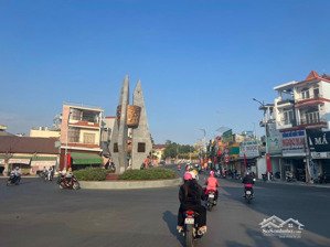 chủ cần tiền bán gấp lô góc gần đường 32m giá 2tỷ289/260,7m2 p.long nguyên, tphcm, ngay kcn, số sẵn