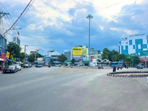 nhà ngay vòng xoay ngã 5 hoàng diệu - sân bay nha trang cũ sắp khởi công tiềm năng vô cùng lớn