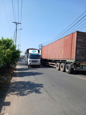 mt dương công khi - dt: 2368m2 - đường container - thông ql 22 - vành đai 3 - nhỉnh: 20tr/1m2.