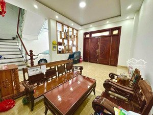 chủ gởi bán căn biệt thự 1 trệt 2 lầu (hoàn công) gần đường bờ kè ven sông bửu long. giá chỉ 8 tỷ