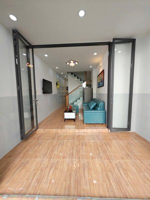 nhà phố trung tâm mới hoàn thiện - gần đường 23/10, nha trang