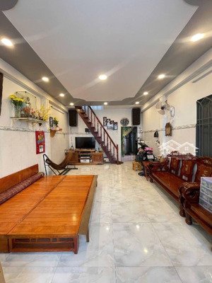 nhà bán ngay hương lộ 3 - bình tân giáp tân phú - hxh - 40m2 - 2 tầng - hoàn công đủ - chỉ 4.05 tỷ