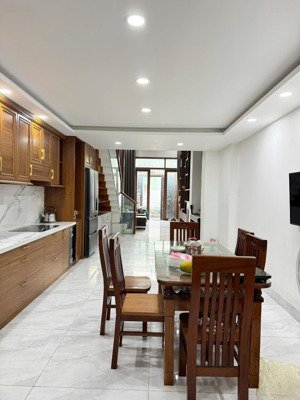 bán nhà 3 tầng mới tam bình tặng full nội thất đường xe hơi thông