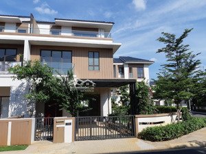 bán căn nhà liền kề, lô góc vip hiếm và đẹp nhất zone 8 - swan bay. liên hệ: 