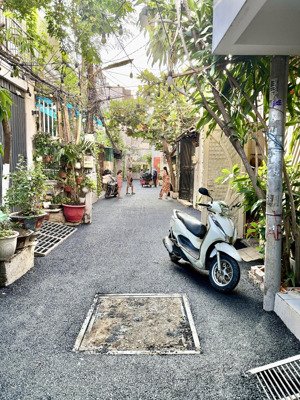 cho thuê nhà nguyên căn hxh 4x10, trệt, lầu