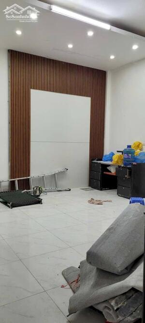 Cho thuê nhà Trần Quốc Hoàn, Cầu Giấy 35m x 5T giá 15 triệu Ô TÔ TRÁNH, DỪNG ĐỖ