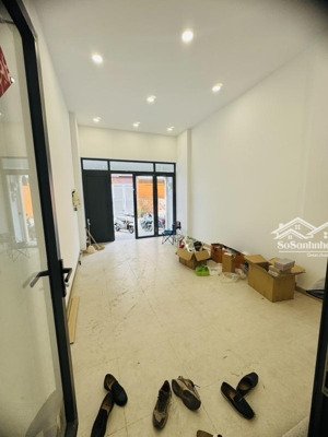 giáp tân phú- ngay ngã 4 bốn xã - nhà mới đẹp 3 tầng btct-70m2 - nở hậu- hẻm 8m thông - giá 8.x tl