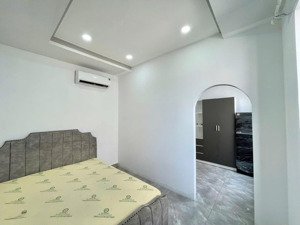 căn hộ cityland tách bếp, nội thất mới, máy giặt riêng giá 6tr/tháng