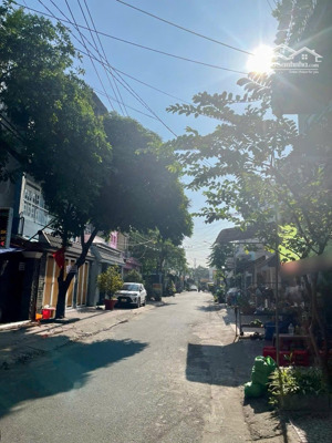 nhà bán tô ký p.tch 1 trệt 2 lầu sân thượng kdc k82 dt 6x20m vuông vức giá 10 tỷ tl: