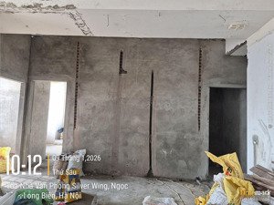 ảnh thật/nhà tô tô vào/5 tầng/ dt 40m2 8 tỷ vẫn bớt tại hoàng mai gần thanh đàm ạ, ngõ to