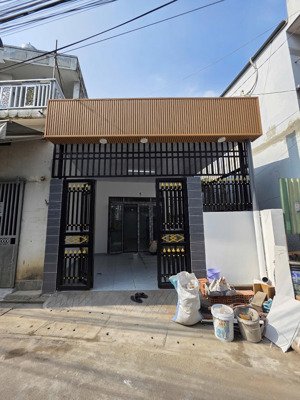 3.95 tỷ/ bán nhà mt kinh doanh nhỏ gần ngã tư chiêu liêu, p.tân đông hiệp, tp.dĩ an