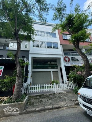 bán nhà phố tại phú mỹ hưng, sát chung cư sky garden , giá cực tốt