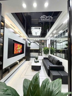 hàng nóng bỏng tay chốt nhanh nhà 5 tầng xây mới ở ngay phố khương trung