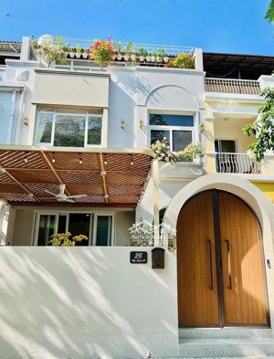 bán biệt thự vườn mỹ thái phú mỹ hưng - 126m2 - giá bán 40 tỷ