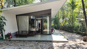 bán biệt thự tại flamingo đại lải 140m2 1ngủ full nội thất 2,8tỷ. sẵn sổ đỏ bàn giao. lh 