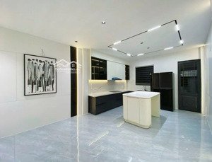 bán gấp nhà 3 tầng 3pn mặt tiền ngay tố hữu , hải châu - giá chỉ 8.x tỉ