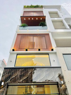 nhà quận uỷ cầu giay ở yên tâm, ngủ ngon mỗi tối ,xem là muốn ở luôn, hàng xóm toàn người tử tế