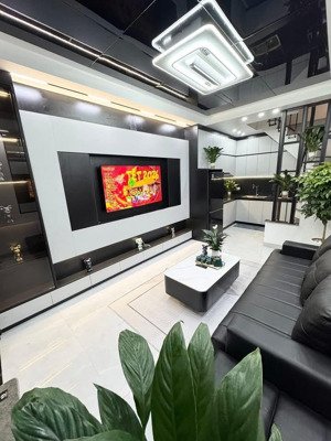 khương trung - gần ô tô - gần hồ - tiện ích đầy đủ - 32m2 * 5t - nở hậu