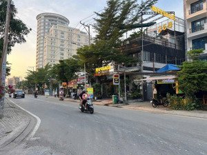 nhà 6m x 32m 3 tầng mặt tiền hoàng quốc việt. đang cho thuê 55 triệu