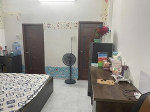 thuê nhà nguyên căn 4x11m đường nguyễn văn luông quận 6 giá 7tr/th.