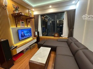 bán nhanh căn 2 ngủ green stars, tầng trung, ban công nam. giá tốt