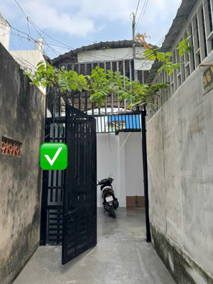 bán nhà sát chợ hiệp bình,phạm văn đồng,gigamall.dt: 4x15 vuông vức, không quy hoạch,sổ hồng riêng