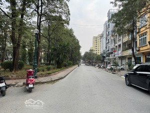 siêu phẩm!!! kim giang-35m2x5t-1 nhà ra sân chơi-chỉ 8x tỷ.