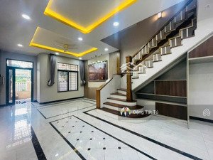 nhà phố căn góc lakeview city cần cho thuê giá 35tr/th nhà hoàn thiện nội thất cao cấp. 