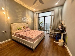 cần chuyển nhà, bán gấp căn hộ cc starlake tây hồ tầng trung ban công đn 110m, 3pn giá 16,5 tỷ