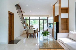 cần bán gấp căn villa 4 tầng. full nội thất. gần bãi tắm tại trung tâm du lịch bãi cháy, hạ long