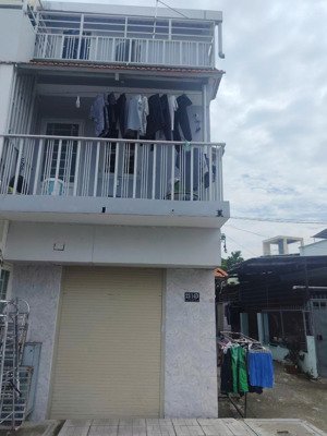 nhà 3 tầng góc 3 mặt tiền view sông, đang cho thuê 6tr/th, hẻm thông, giá 1.2 tỷ