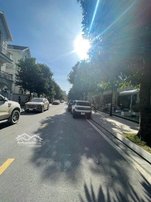 cần bán gấp shophouse tmd vinhomes ocean park sẵn sổ, có dòng tiền 15 triệu/tháng