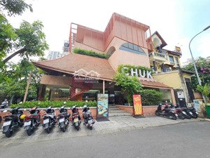 nhà góc 2mt xuân thủy vs đường số 38 phường thảo điền quận 2 dt: 18x15m 1 trệt 3 lầu trống suốt