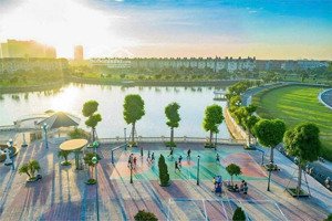 cần bán chung cư căn 76,3m2 tầng trung, hướng đông nam