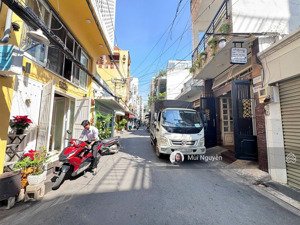 nhà 5 tầng full nội thất view kênh - hxh 6m sát mặt tiền trường sa, pn - dt: 4,5x14m - chỉ 15,5 tỷ