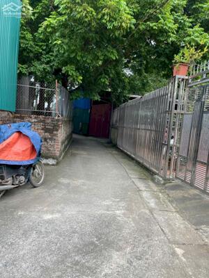 Chỉ 2.x tỷ đất sát Vin, ô tô vào, ngõ thông, vị trí đẹp: 0828218468