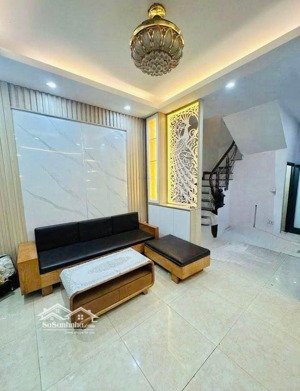 bán nhà yên hòa 6 tầng ở ngay trước tết 45m2, 4pn, ngõ ô tô tránh hơn 9 tỷ