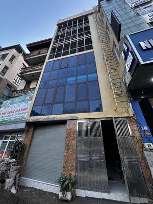 cần cho thuê 3 tầng tại mặt đường nguyễn ngọc vũ, xây mới, đầy đủ thang máy, pccc, camera an ninh