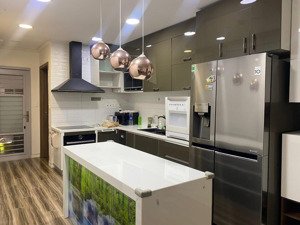 bán căn hộ scenic valley 3pn 110m2 chỉ 9,9 tỷ full nội thất view hồ bơi. lh lan 