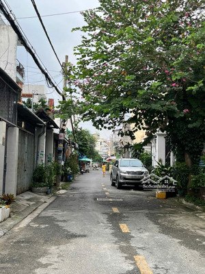 nhà mặt tiền c4 và 3 phòng trọ có gác trung mỹ tây 03, dt 5x25m, giá 8,3 tỷ còn tl