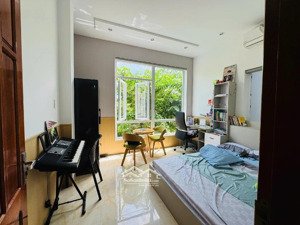 bán nhà 3 tầng full nội thất đường trịnh lỗi, ngũ hành sơn có thương lượng - dt 95 m2 - giá 10.8 tỷ