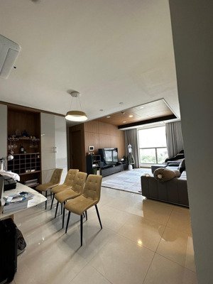 chính chủ gửi bán căn hộ rẻ nhất thị trường tại toà 901a starlake tây hồ tây.lh:0986270564