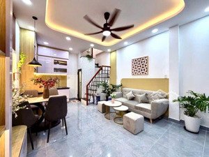 phan xích long nhà đẹp 4 tầng full nội thất dọn vào ở ngay dtsd 94m giá chỉ 5.x tỷ