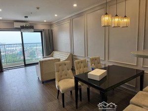 cho thuê căn hộ 2 ngủ 83m2 chung cư tsg lotus sài đồng. để lại nội thất. giá 11tr. lh: 