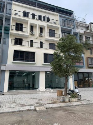 chính chủ cho thuê nhà mặt phố nguyễn cảnh dị, mặt tiền và vỉa hè rộng, nhận diện nổi bật, đông dân