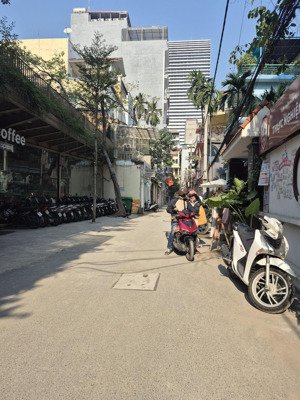 nhà phố nam đồng cạnh hồ đắc di đống đa 105m2 mặt tiền 6m nhà 4 tầng, ô tô đỗ cửa 330 tr/m2