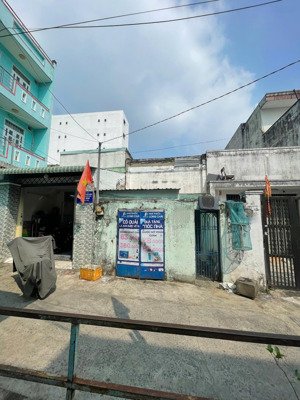 bán nhà đường thoại ngọc hầu dt: 4.05x20m sát mặt tiền - gần ngã tư bốn xã - giá 7,5 tỷ