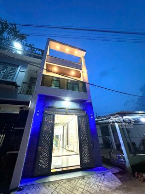 nhà mới vừa hoàn công bán gấp - gặp chính chủ thương lượng xem nhà trực tiếp