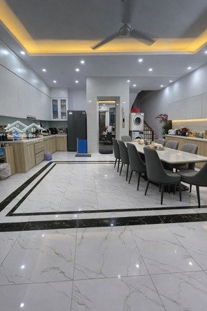 giảm nửa tỷ! 30m ra mặt phố trương định, 2 thoáng, thang máy, sổ đẹp, full nội thất, 40m2 x 5t