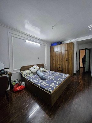 chú thiện cần bán căn nhà 5 tầng 43 m2 thịnh liệt đầy đủ công năng. 5m ra ô tô. gần chợ